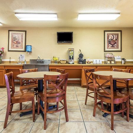 丹顿速8酒店 登顿 外观 照片